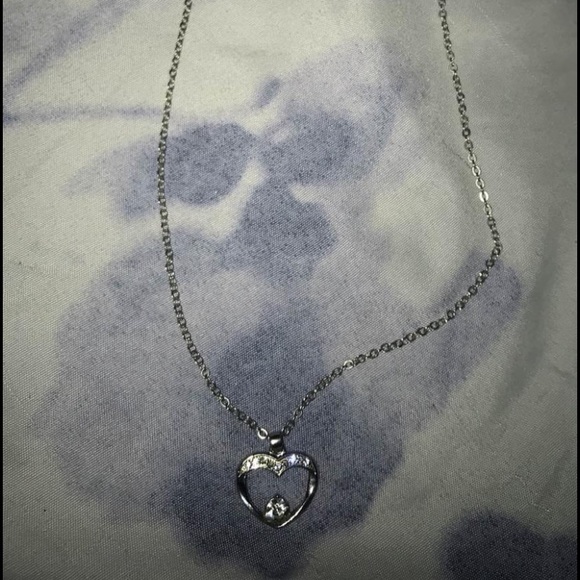 Lot of Necklaces - Picture 4 of 4